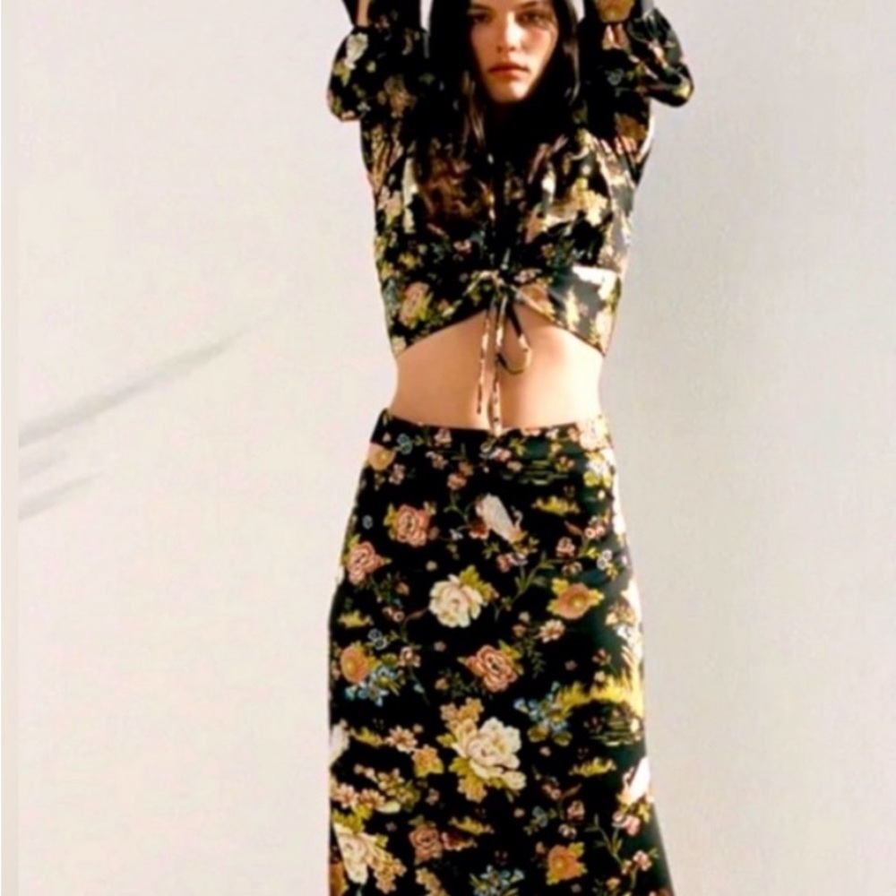 Zara Black and Yellow Midi Pencil Skirt Set